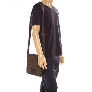 Louis Vuitton Brooklyn PM Damier Ebene Messenger Crossbody Bag Brown Unisex